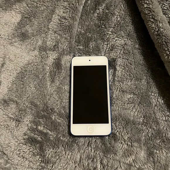 An I pod touch in the color blue.